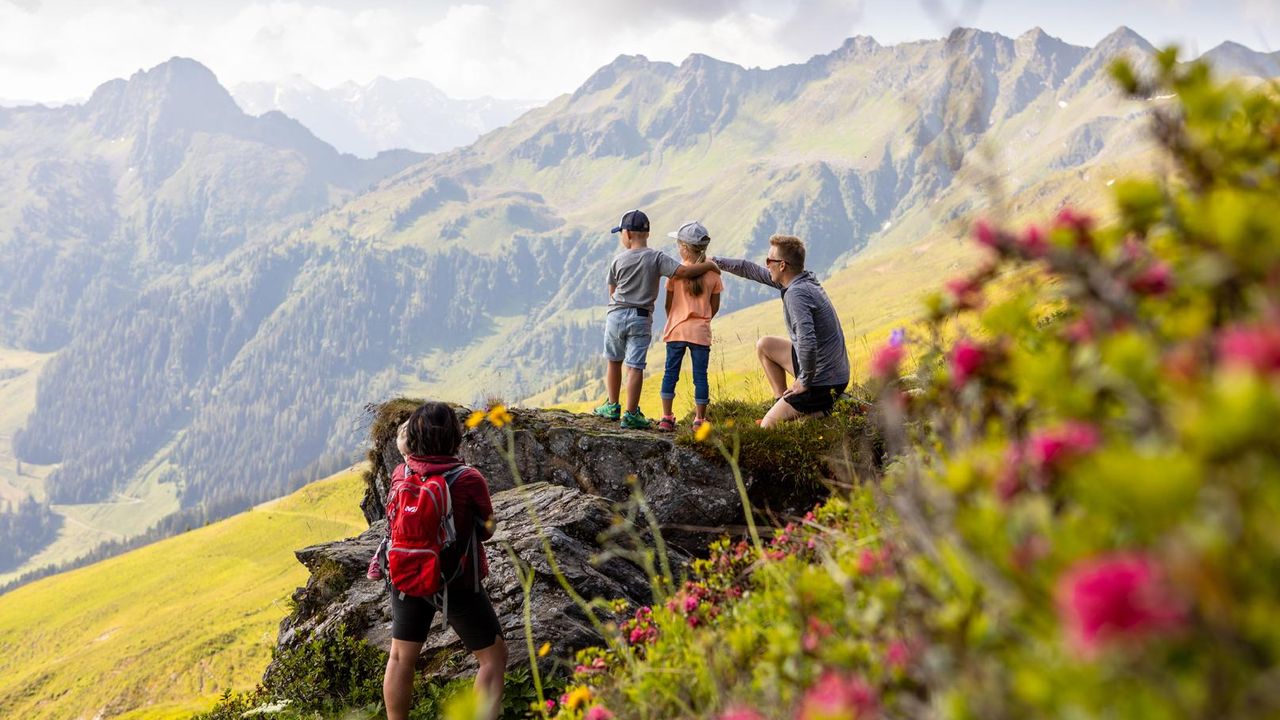 Family Wandern Wiedersberhorn_Alpbachtal Tourismus Family Wandern Wiedersberhorn_Alpbachtal Tourismus